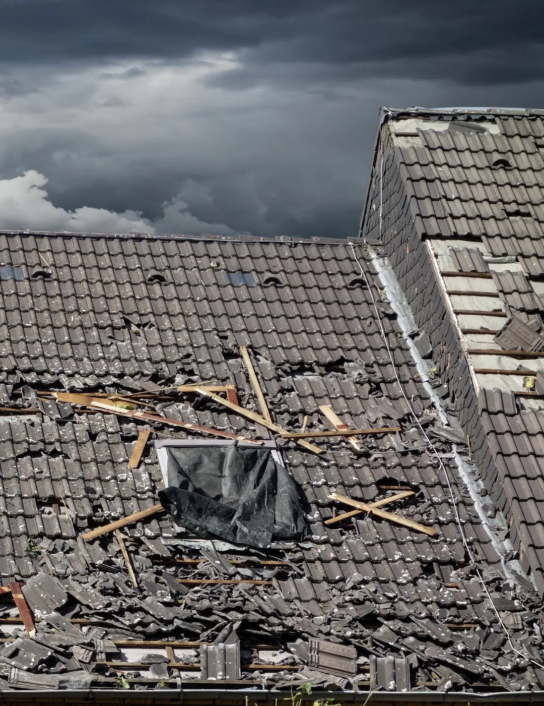 Reparație Acoperiș Afectat de Furtună – Caz Rezolvat